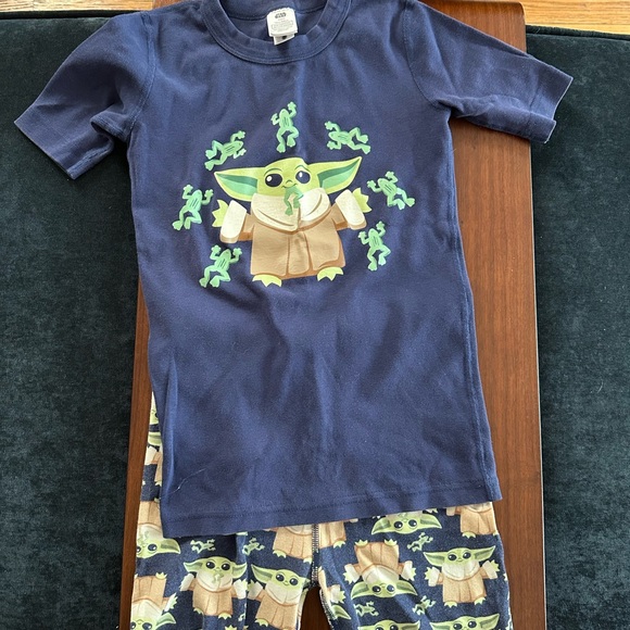 Hanna Andersson Other - Hanna Andersson Navy Pajama Set with Green Character